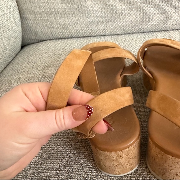 Vince “Jet” Genuine Suede Platform Sandals - Picture 10 of 12